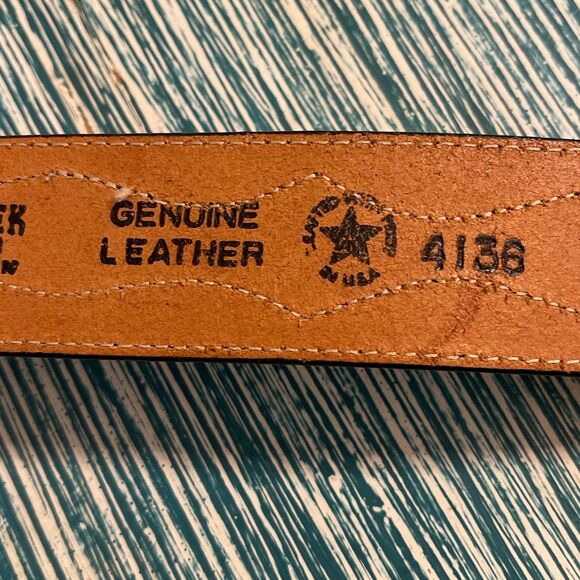 Silver Creek Collection Leather/Snake Skin Silver Buckle Belt - Picture 15 of 16